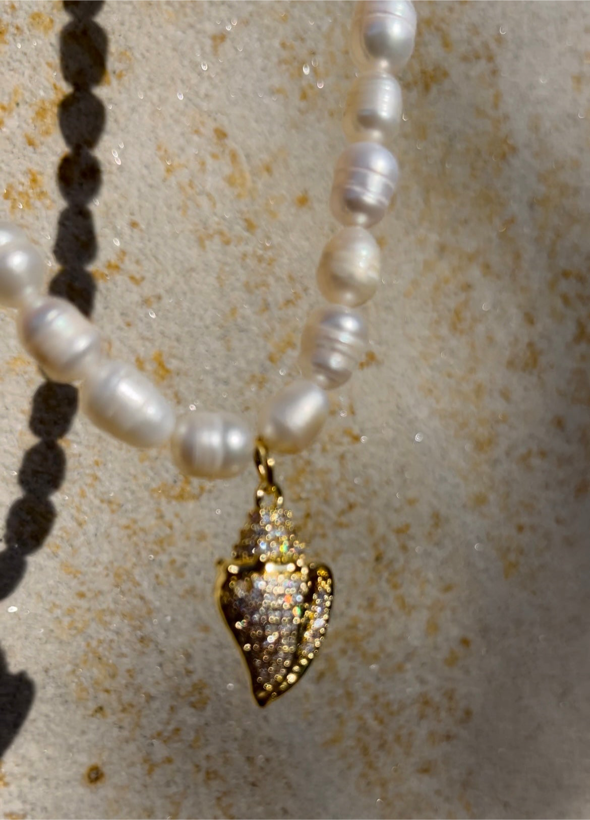 PEARLS BAY CHAIN